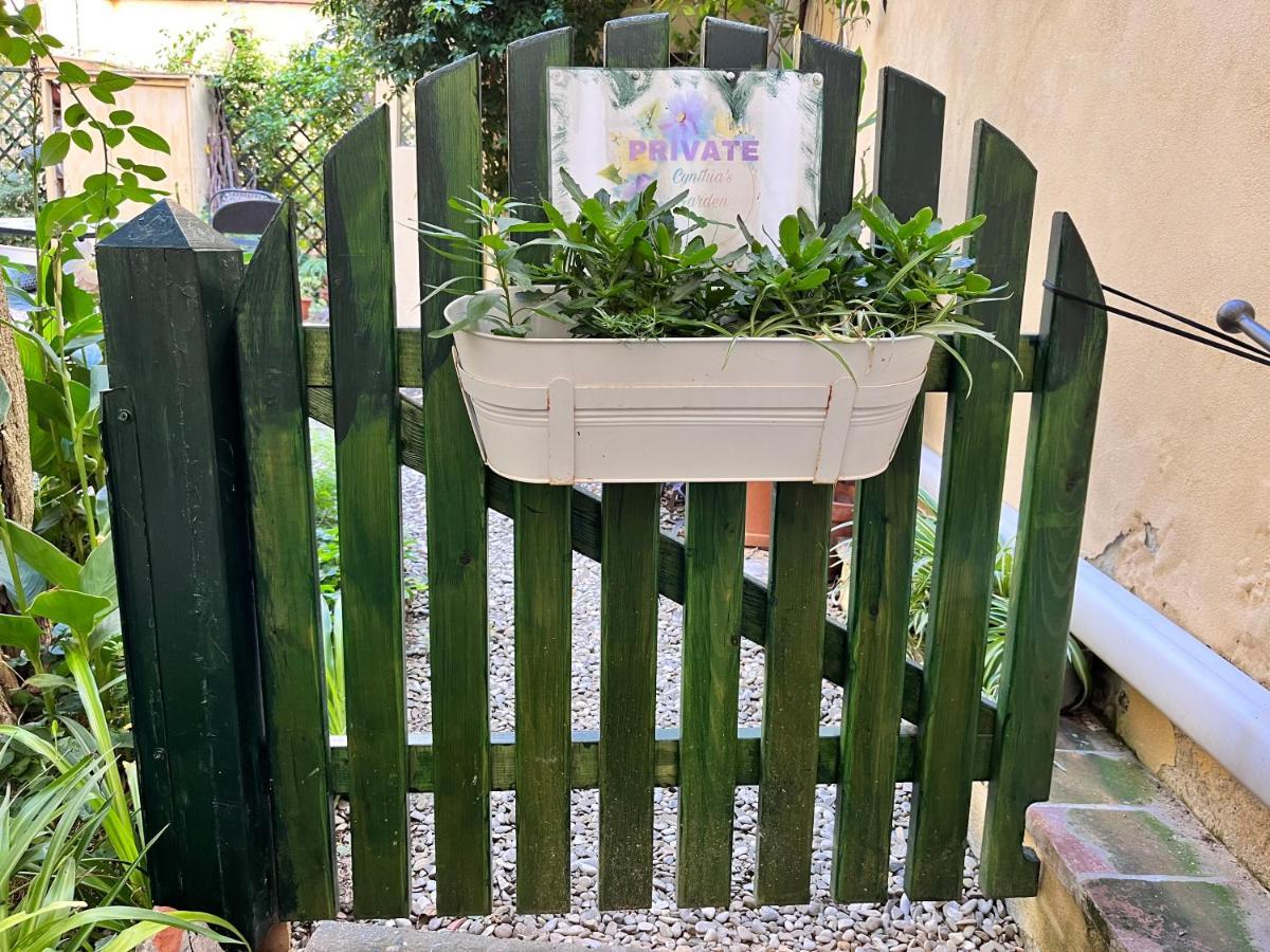 Cynthia'S Garden - Apartment With Private Garden In Santa Croce Флоренция Экстерьер фото